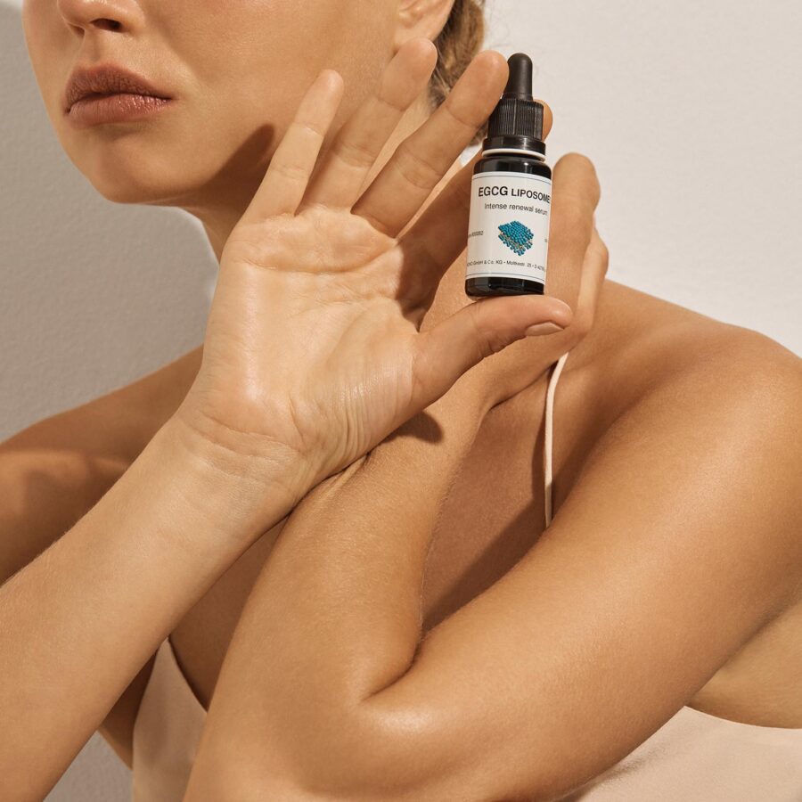 EGCG Liposomes Serum by Dermaviduals - antioxidant age management
