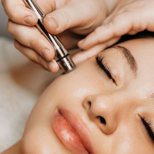 Want smoother, wrinkle-free skin without the pain and hefty price point of surgery or more invasive procedures? Well, the answer lies in a practical skin treatment that is non-invasive and creates skin tightening and plumping INSTANTLY...  Introducing...... SIGNATURE BESPOKE Layered Skin Needling Therapy.. Botox free antiaging